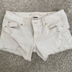 American Eagle Women’s White Jean Shorts Size 8 Ripped